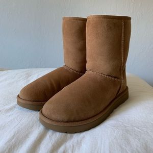 UGG Classic Short II Boot - Chestnut - Size 9